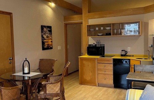 Palm Coast Condo | Charming 1-bedroom condo, 5 min drive to beach in fabulous Palm Coast, Florida