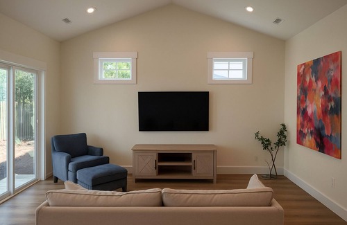 Bayshore Cottage | Charming 1-bedroom cottage in beautiful Wilmington with creek access