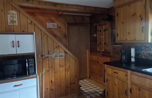 East Corinth Cabin | Charming 1-bedroom cabin in serene Sebec