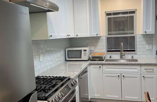 Grand Lake Cottage | Charming 1-bedroom cottage with AC near Piedmont and Lake Merritt. Pet friendly!