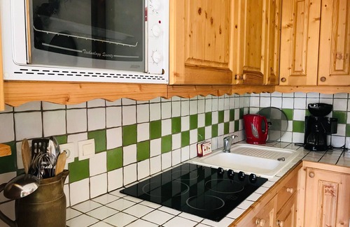 Samoens Apartment | Charming 1-Bedroom Garden Apartment in Village Center with South-Facing Terrace