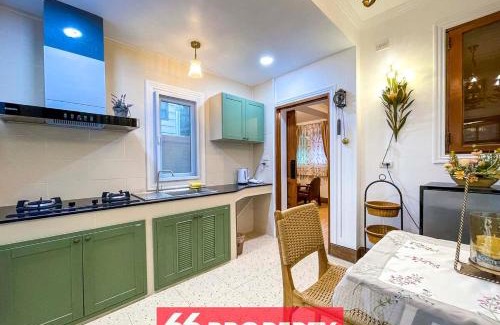 Hai Ya House | Charming 1-Bedroom Home Steps from Saturday Market