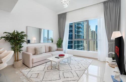 Dubai Marina Apartment | Charming 1 Bedroom Marina View