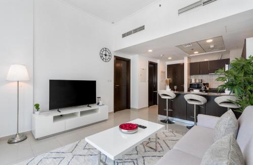 Dubai Marina Apartment | Charming 1 Bedroom Marina View