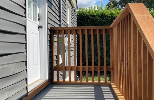 Hilltop House | Charming 1-bedroom private guest suite in Central Tacoma with AC, WiFi