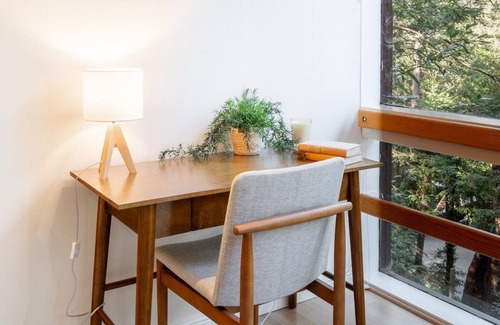 Mill Valley House | Charming 1 bedroom Treehouse Retreat in Redwoods
