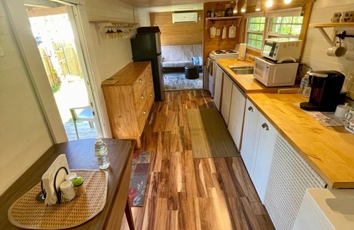 Punta Gorda Cottage | Charming 1-bedroom mini cottage in enjoyable Punta Gorda with WiFi, AC