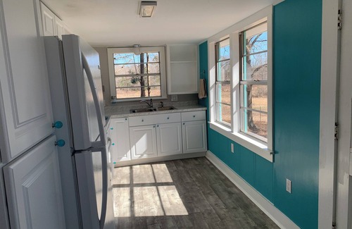 Shelbyville House | Charming 1 bedroom house in relaxing Shelbyville close to Toledo Bend Lake.