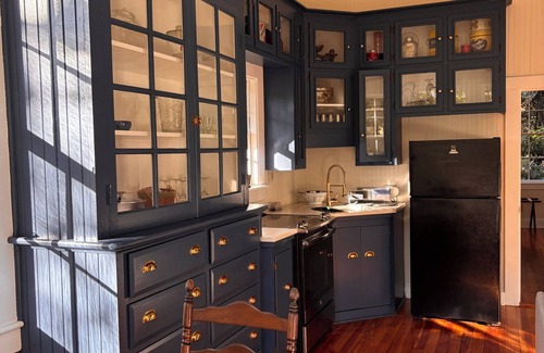 Summerville Historic District Cottage | Charming 1-bedroom Summerville cottage in town