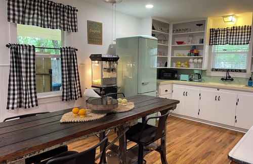 Kerrville House | Charming 1950s 3-bedroom house with hot tub and close to amenities in Kerrville!