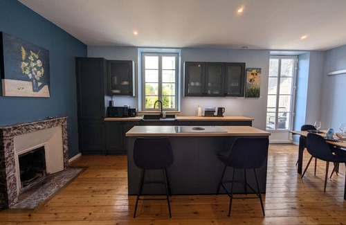 Gondeville Cottage | Charming 19th-century house in Jarnac with 3 bedrooms, private courtyard & parking