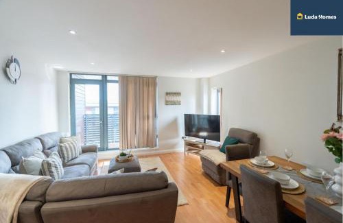 Watford Apartment | Charming 2-Bed Apt - Close to amenities - Sleep 6