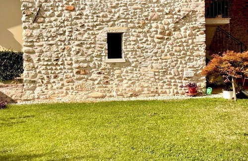 Pove del Grappa Apartment | Charming 2-bedroom apartment with WiFi, AC in awesome Pove del Grappa!