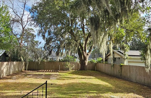 North Charleston House | Charming 2-bedroom house in nPark Circle District, walk to the park and pubs