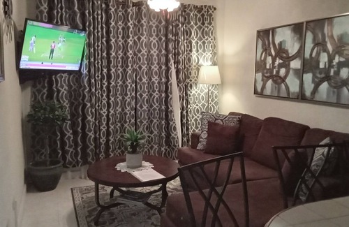 Wotton Apartment | Charming 2-bedroom apartment with WiFi, AC in tranquil Christ Church