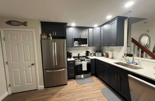 Crystal River Condo | Charming 2 bedroom condo with waterfront/dock access! Community pool!