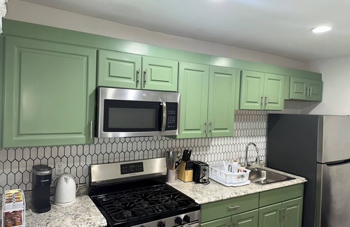 West New York Apartment | Charming 2-bedroom apartment in lovely West New York with AC