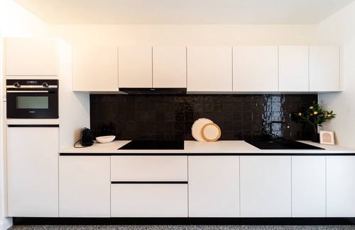 Statiekwartier Apartment | Charming 2-Bedroom Apartment for 7 in Antwerp