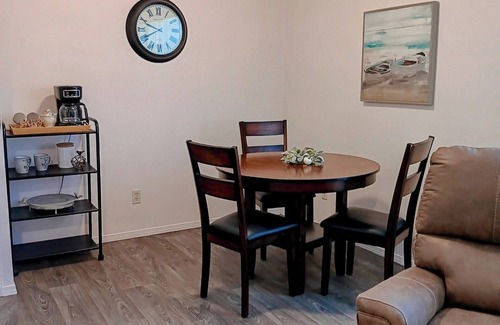 Osawatomie Apartment | Charming 2-bedroom apartment in peaceful Osawatomie Mid Term Stays