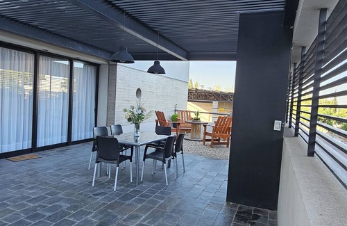 Guaymallen Apartment | Charming 2-bedroom apartment in fabulous Mendoza close to shopping center.