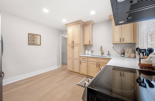 Roswell Apartment | Charming 2-bedroom apartment in lovely downtown Roswell.
