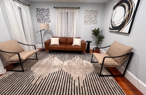 Sharon Apartment | Charming 2-bedroom apartment in nice Sharon with WiFi, AC near Gillette Stadium