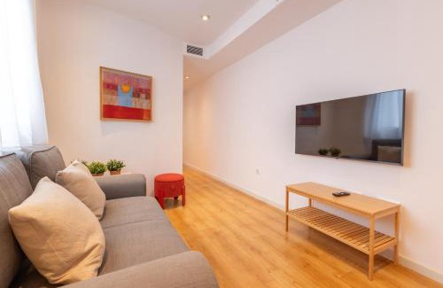 Los Remedios Apartment | Charming 2 bedroom Apartment at Virgen de Begoña