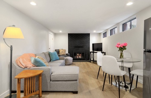 Winstead Park Apartment | Charming 2-bedroom apartment with WiFi, AC in awesome Boise