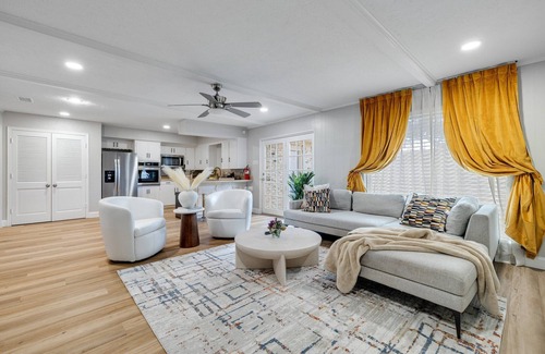 North Dallas House | Charming 2-bedroom bungalow in Dallas 2mins to Northpark mall with WiFi and AC