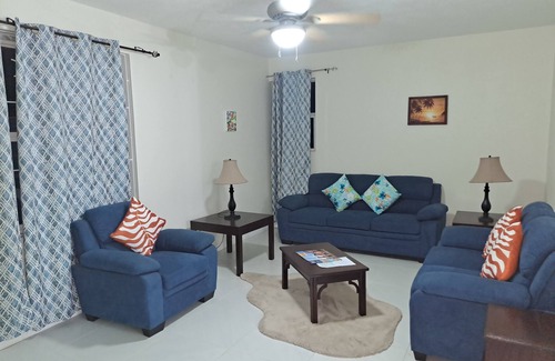 Hastings Condo | Charming 2-bedroom condo with WiFi and AC in brilliant Bridgetown