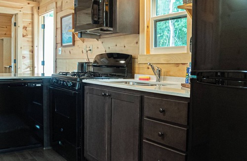 Morganton Cabin | Charming 2-bedroom cabin in lovely Morganton with AC