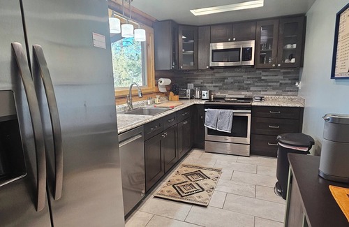 Williams Cabin | Charming 2-bedroom cabin with WiFi, AC in Williams, AZ nestled on 18 acres