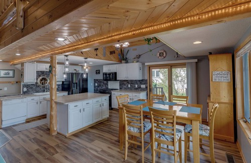 Whipholt Cabin | Charming 2-bedroom Cabin in Walker on Leech Lake, Fitness Room, Dock and lift