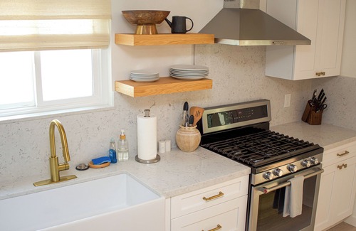 Montecito Cottage | Charming 2-bedroom cottage in Montecito one block from Coast Village Road