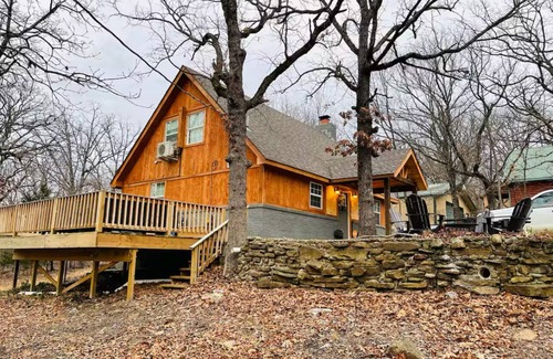 Cookson Cabin | Charming 2-bedroom cottage/cabin in serene Cookson, Ok right on Lake Tenkiller.