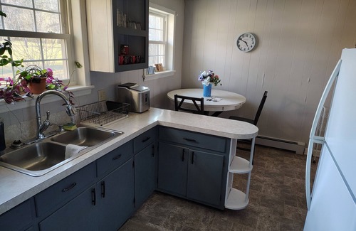 Cajah's Mountain House | Charming 2-bedroom country house with AC, WiFi in Lenoir