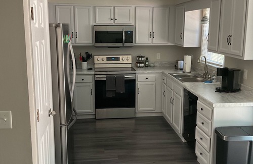 High Point House | Charming 2-bedroom house in welcoming High Point with WiFi, AC