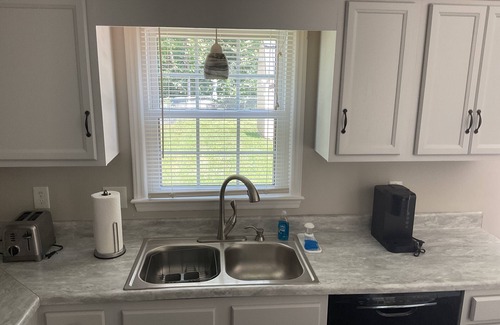 High Point House | Charming 2-bedroom house in welcoming High Point with WiFi, AC