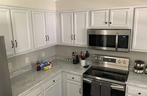 High Point House | Charming 2-bedroom house in welcoming High Point with WiFi, AC