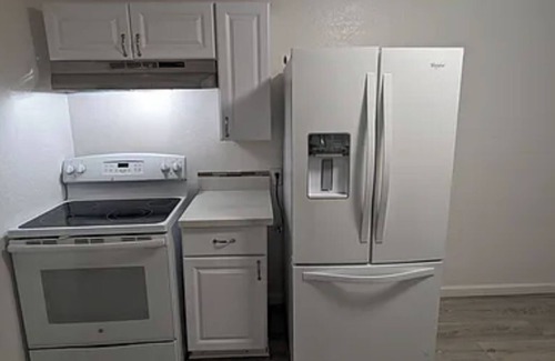 Southeastern Sacramento House | Charming 2-bedroom house with WiFi, AC in welcoming Sacramento