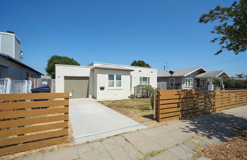 City Heights House | Charming 2-bedroom house with AC, WiFi in lovely San Diego