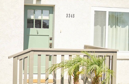 City Heights House | Charming 2-bedroom house with AC, WiFi in lovely San Diego