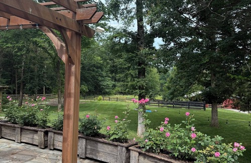 Franklin House | Charming 2-bedroom home on 15 acres is a Franklin Oasis