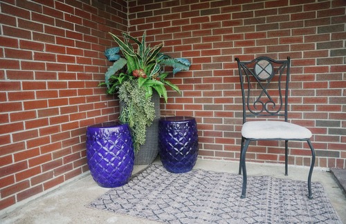 Lincoln House | Charming 2-bedroom house with WiFi, AC in peaceful Lincoln