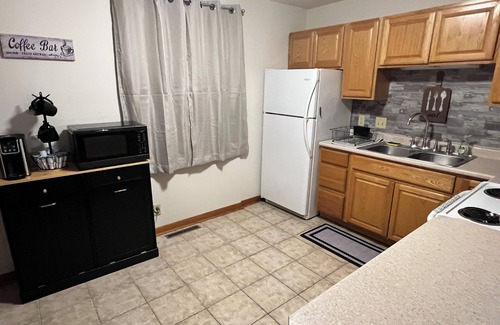 Madison House | Charming 2-bedroom house close to airport and downtown with many amenities