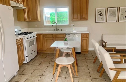 Ventura House | Charming 2-bedroom house in brilliant Ventura with WiFi