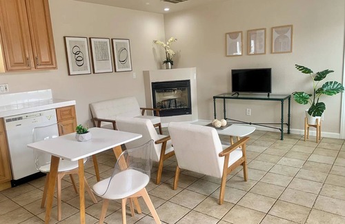 Ventura House | Charming 2-bedroom house in brilliant Ventura with WiFi