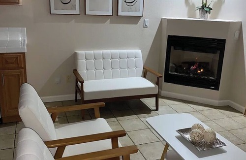 Ventura House | Charming 2-bedroom house in brilliant Ventura with WiFi