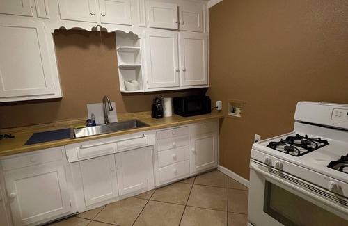 Hobbs House | Charming 2-bedroom house in central Hobbs!