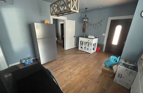 Hondo House | Charming 2-bedroom house with Heat, AC, Cable, WiFi in peaceful Hondo